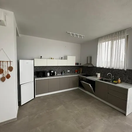 Casa Azzuro Luxury With Heated Pool & Jacuzzi فيلة لوزينيتس